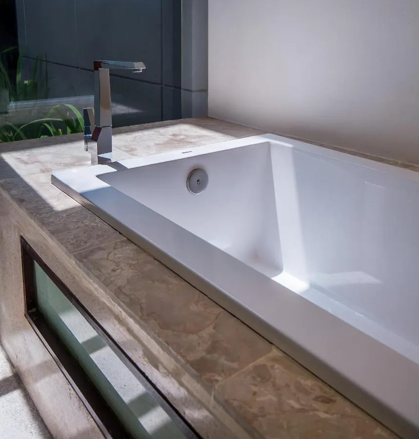 Villa Aqua Seminyak   Seminyak (Bali)